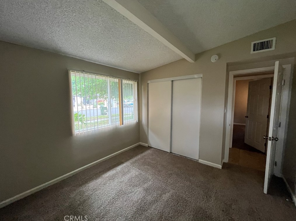 17969 Hatton St, Los Angeles CA  91335-2137 exterior
