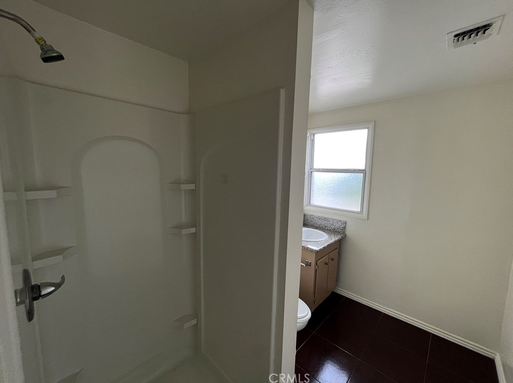 17969 Hatton St, Los Angeles CA  91335-2137 exterior