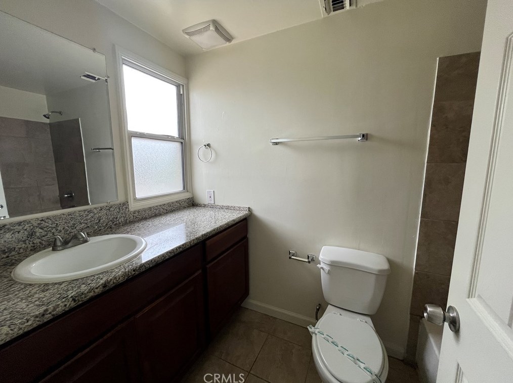 17969 Hatton St, Los Angeles CA  91335-2137 exterior