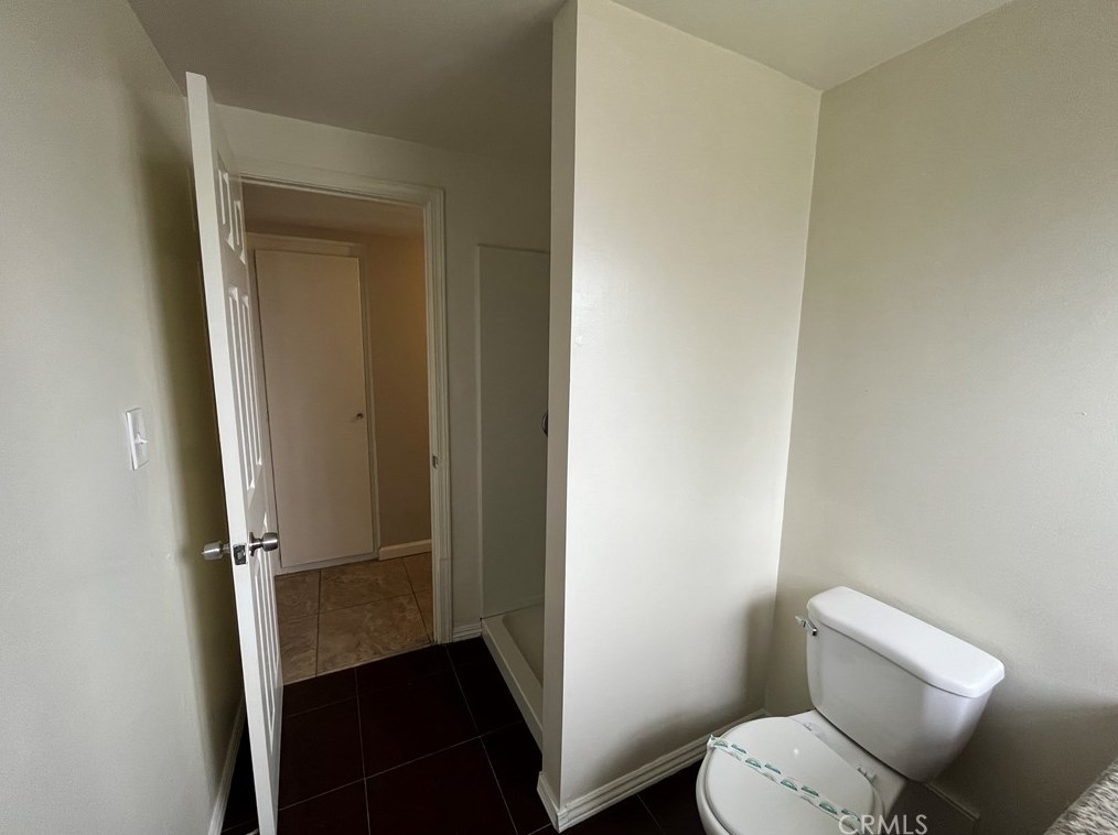 17969 Hatton St, Los Angeles CA  91335-2137 exterior