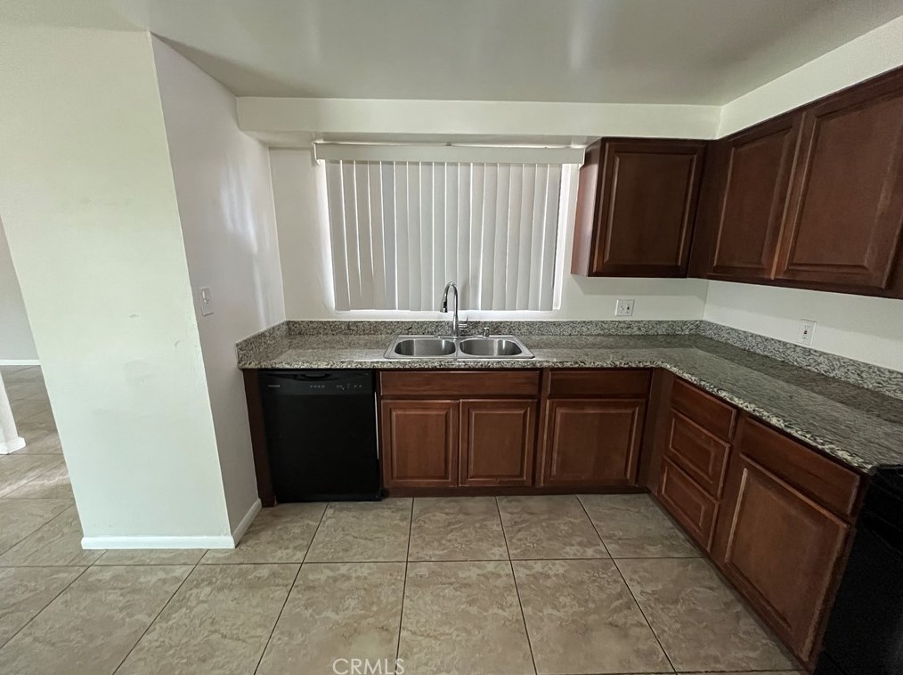 17969 Hatton St, Los Angeles CA  91335-2137 exterior
