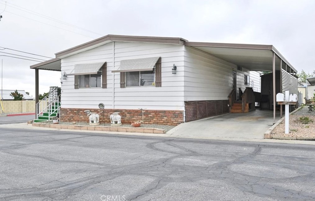 975 California St #31, Calimesa, CA 92320