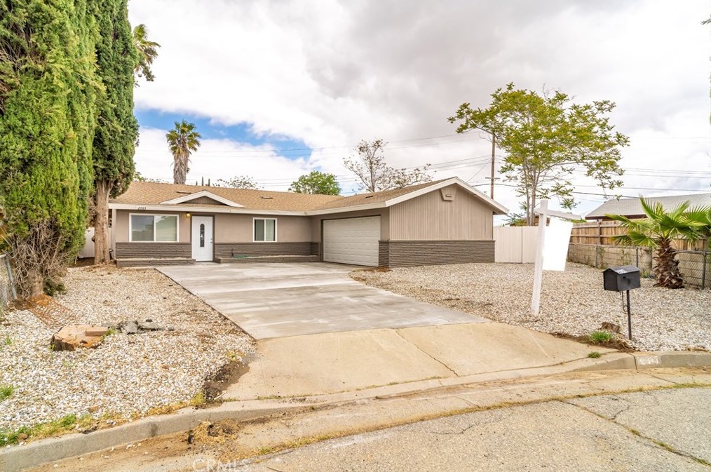 2083 Cottonwood Rd, Banning, CA 92220-3905