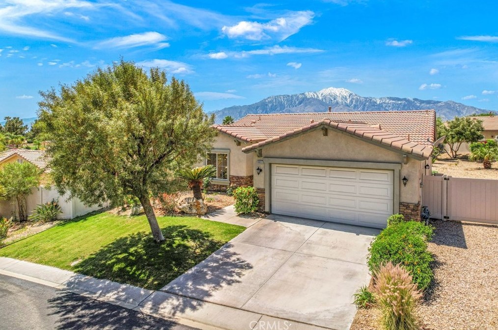 8835 Matterhorn Ct, Desert Hot Springs, CA 92240-7735
