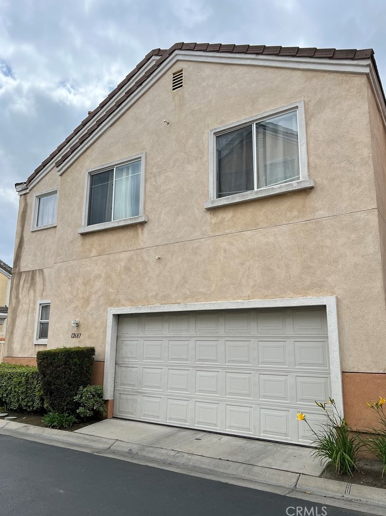 12687 Antigua Ct, Lynwood, CA 90262