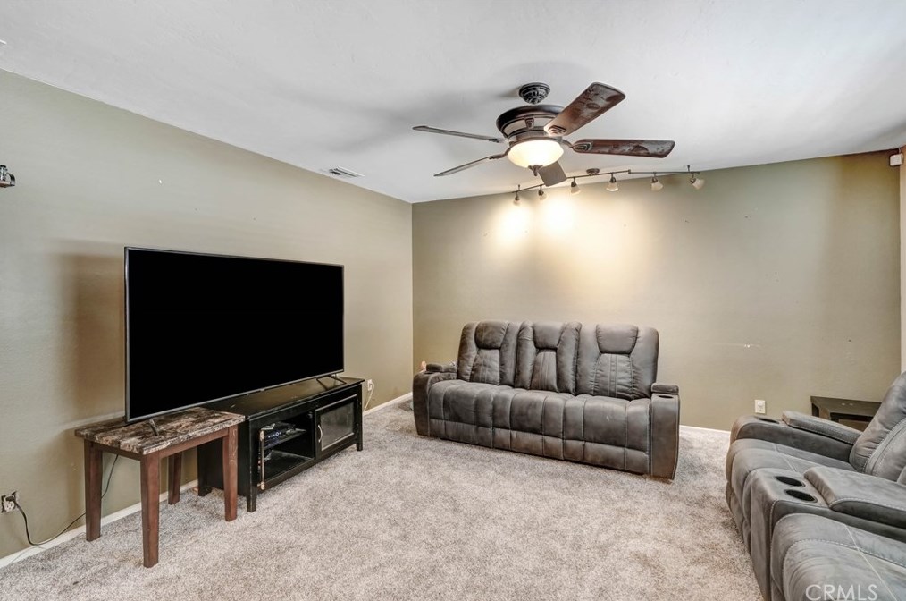 43053 Babcock Ave, Hemet, CA 92544