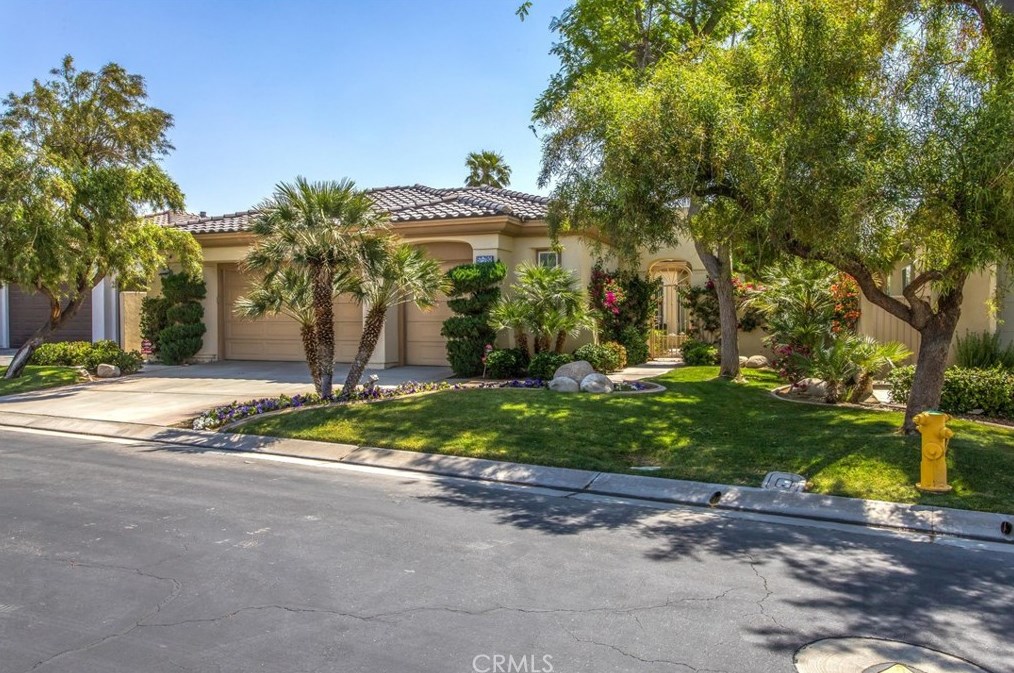 57780 Black Diamond, La Quinta CA  92253-8780 exterior