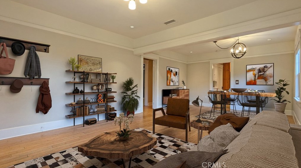 689 Columbia Ave, Pomona, CA 91767-4029