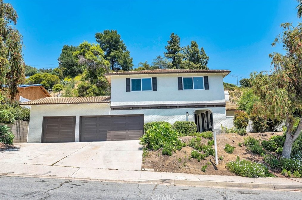 3243 Kirkham Dr, Glendale, CA 91206