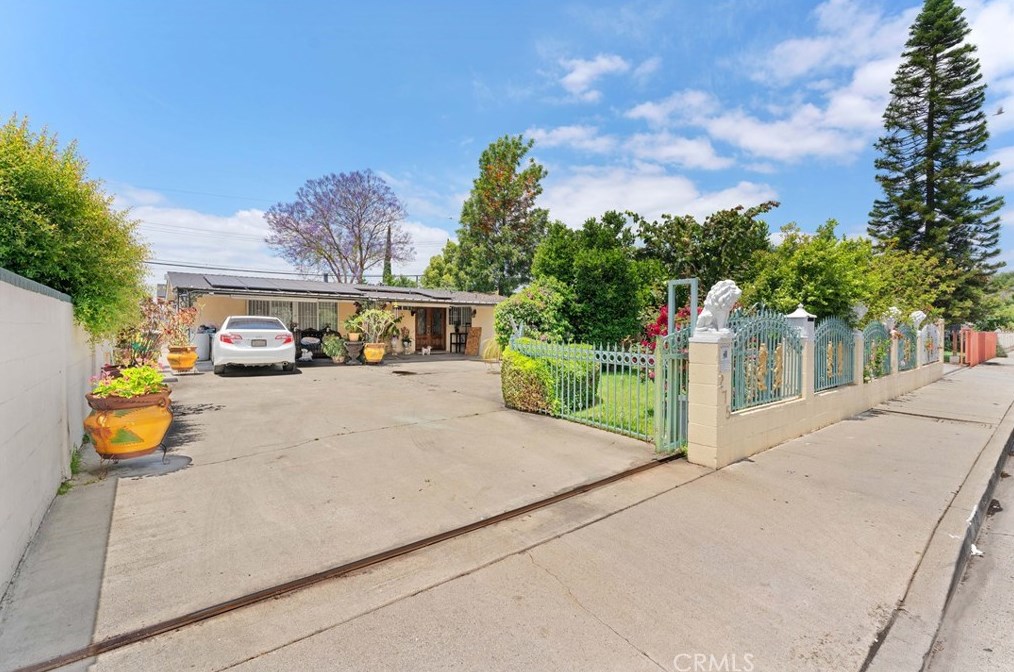 275 Randy St, Pomona, CA 91768-2751