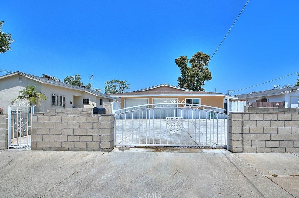 213 E Central Ave, Santa Ana, CA 92707