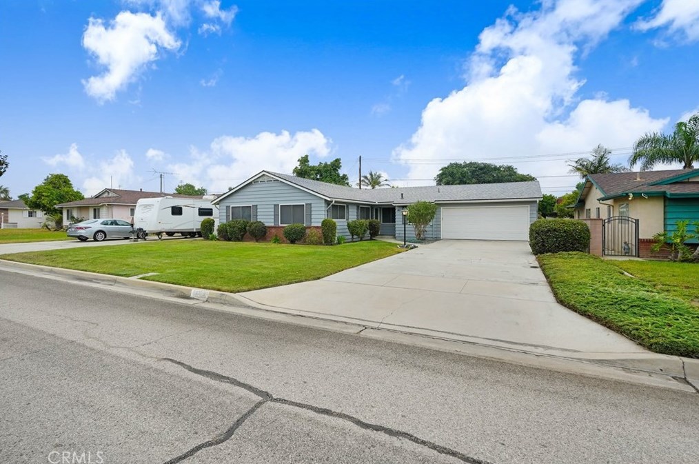 1120 Lyndon Dr, Colton, CA 92324