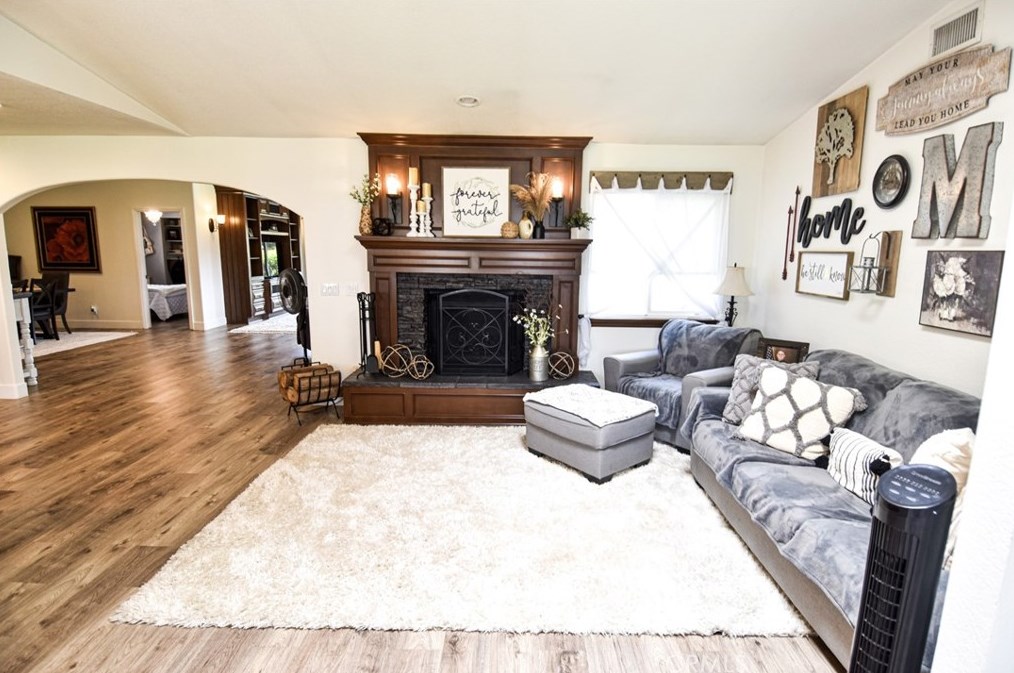 7637 Montrose Ave, Hesperia, CA 92345