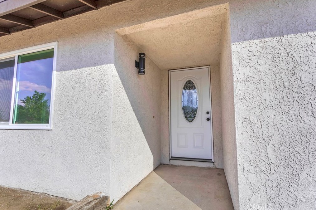 20801 Matawan Rd, Apple Valley, CA 92308-6857