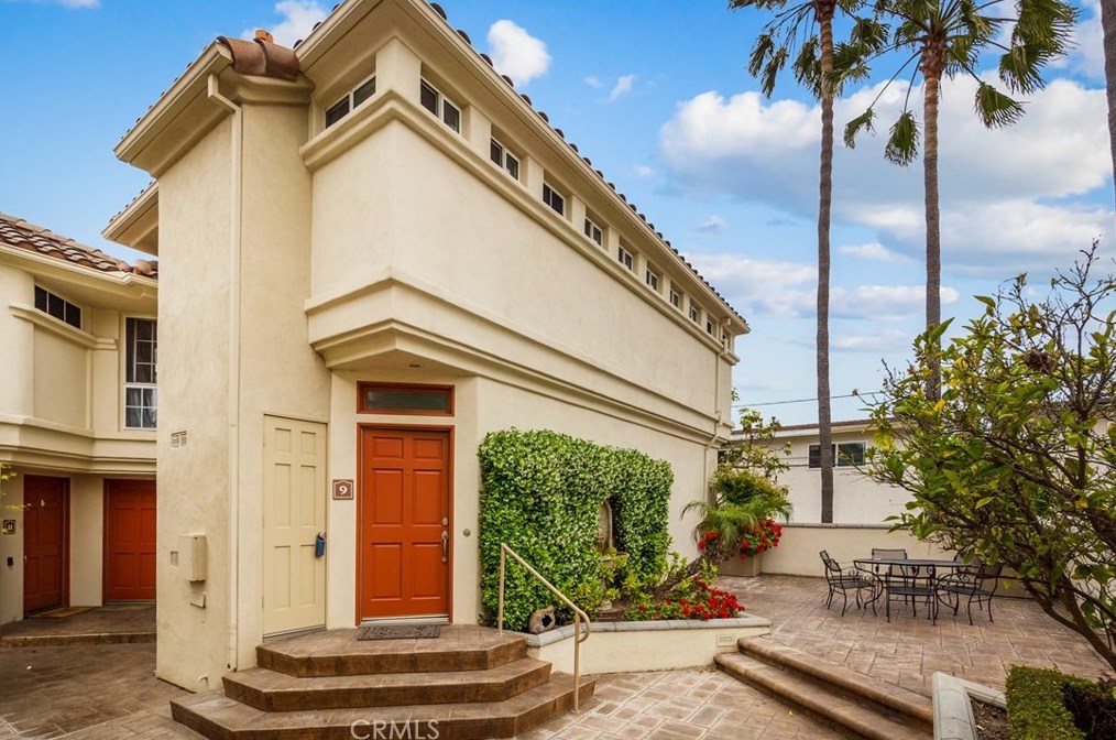2101 E 15th St #9, Newport Beach, CA 92663