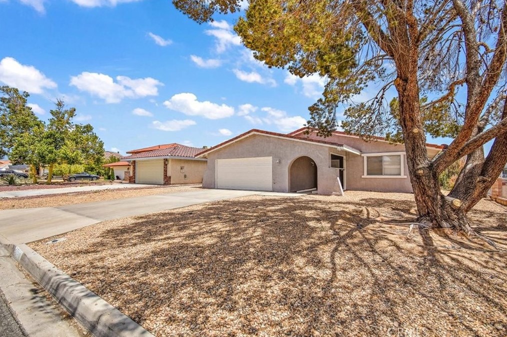 26409 Catamaran Ln, Helendale, CA 92342