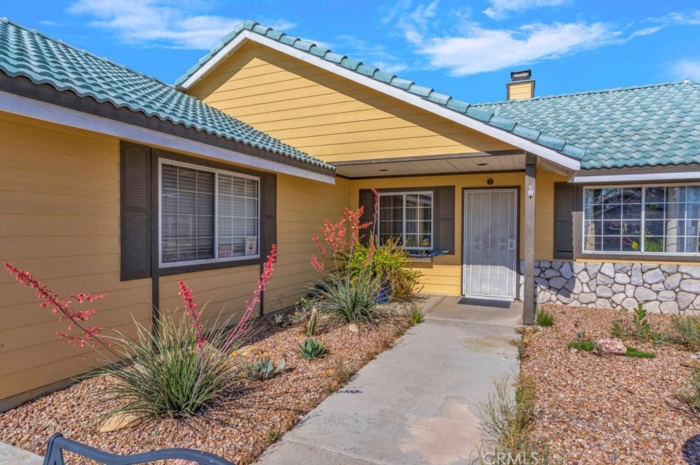 13190 Tamarisk Rd, Victorville, CA 92395