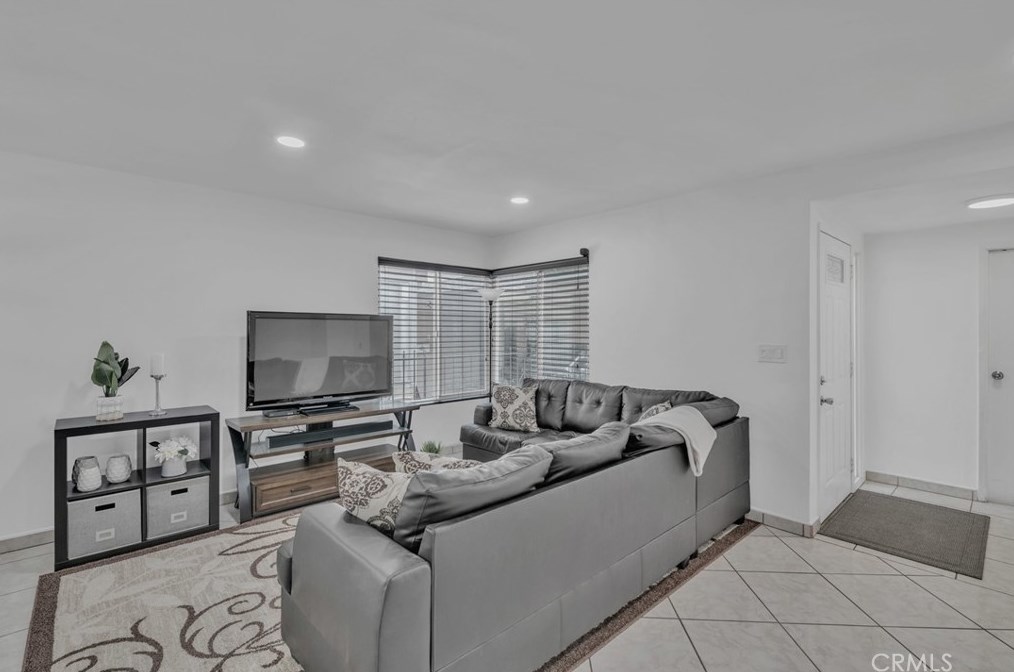 14823 Burin Ave, Lawndale, CA 90260-1435