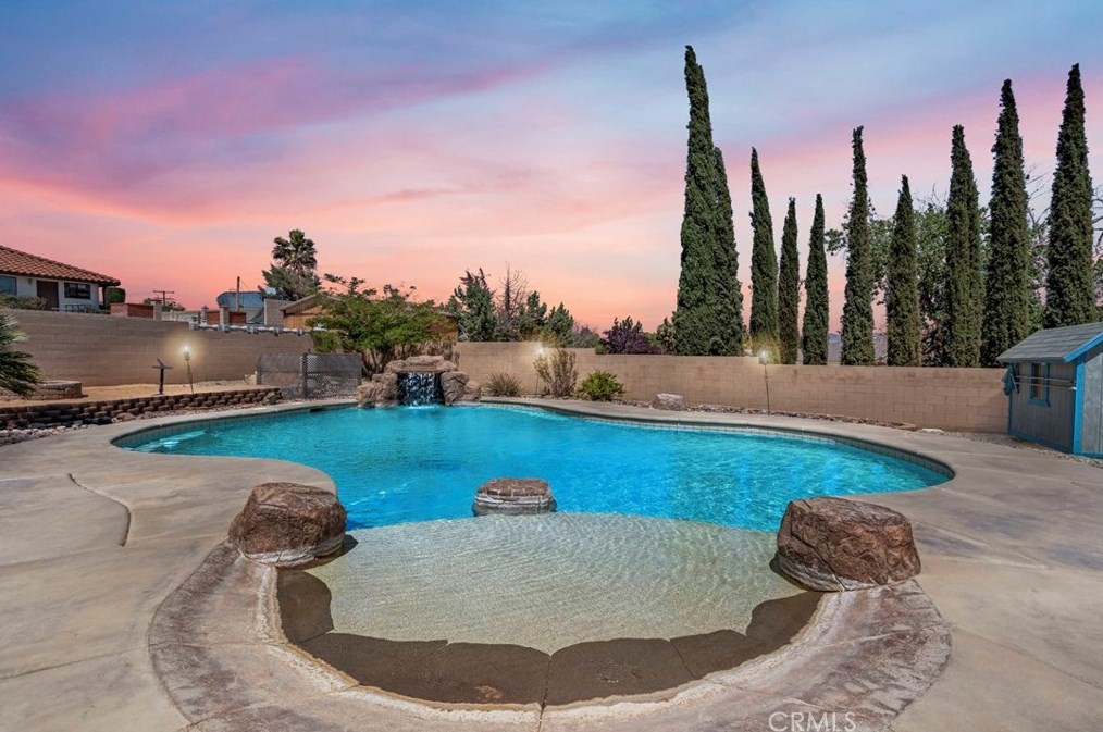 13409 Waco Ln, Apple Valley, CA 92308-6277