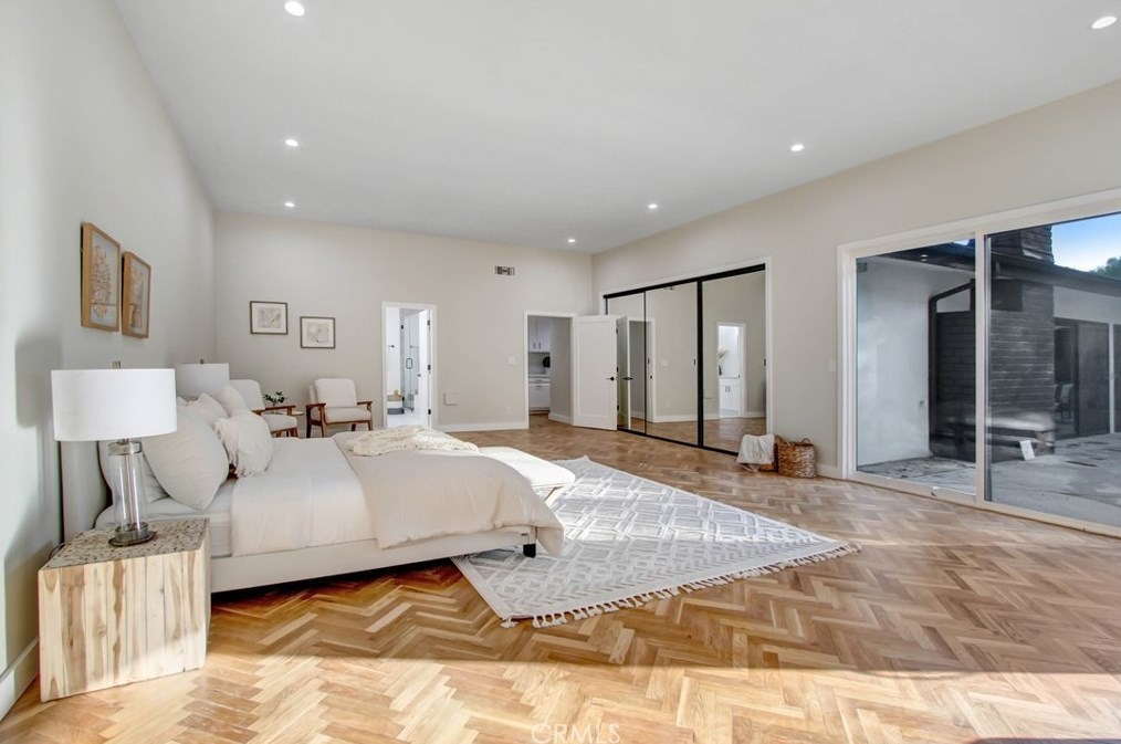 18871 Rosita St, Los Angeles CA  91356-5102 exterior