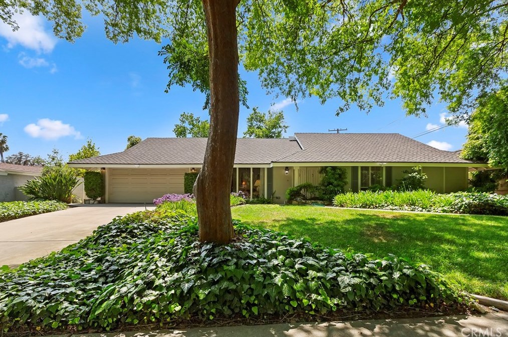 1687 Denver Ave, Claremont, CA 91711-2932
