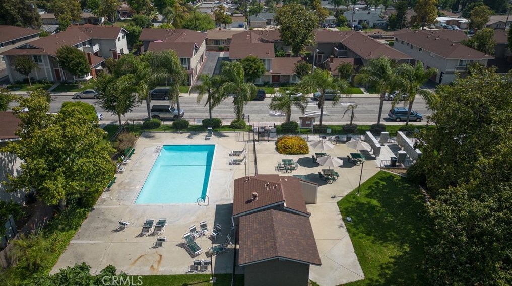 222 Grove St, Pomona CA  91767-6103 exterior
