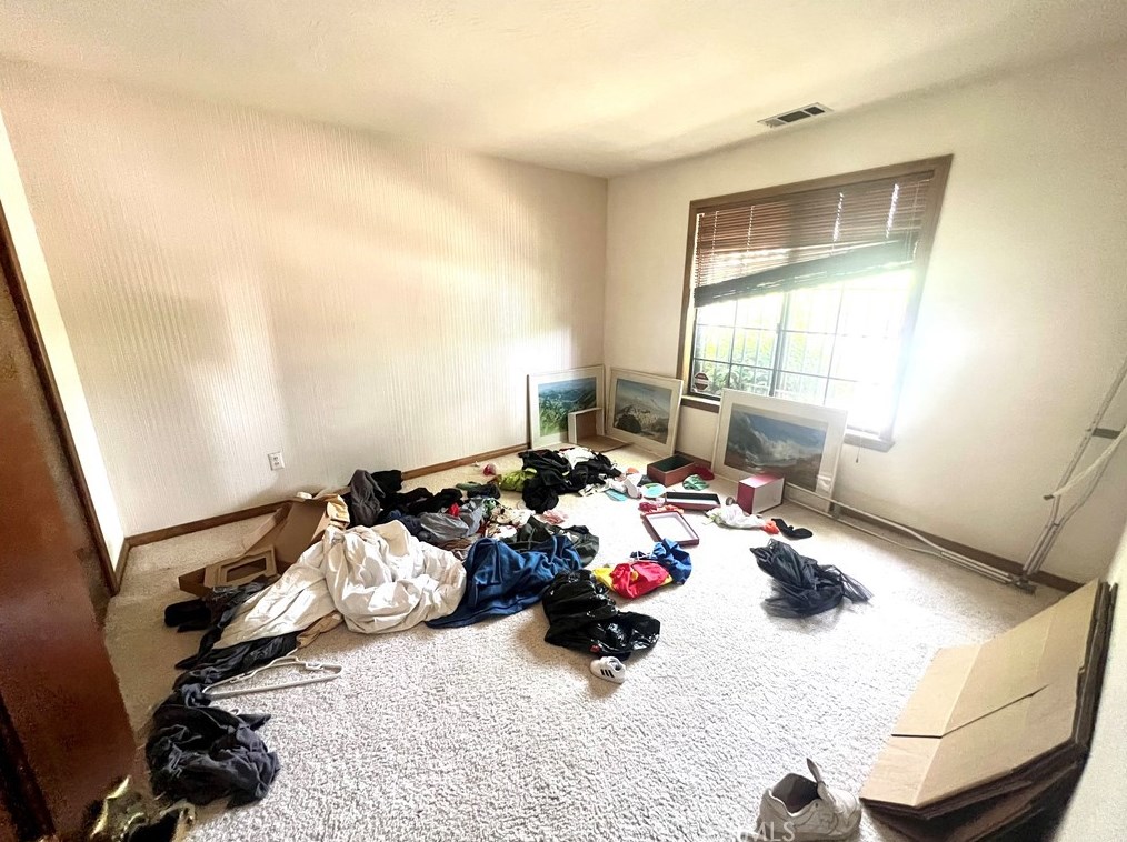 16045 Lime St, Hesperia CA  92345-4029 exterior