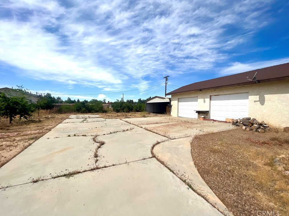 16045 Lime St, Hesperia CA  92345-4029 exterior