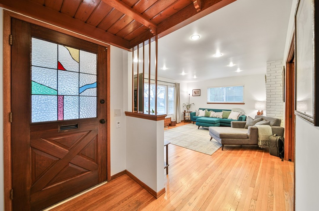 735 Northwestern Dr, Claremont, CA 91711-4152