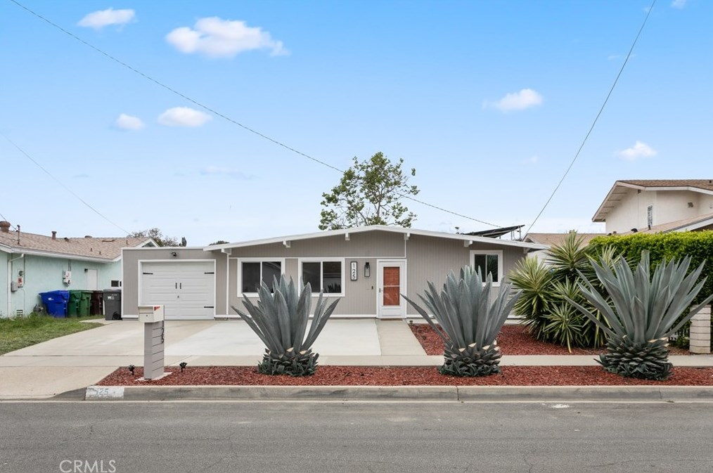 125 Frontier Dr, Oceanside, CA 92054