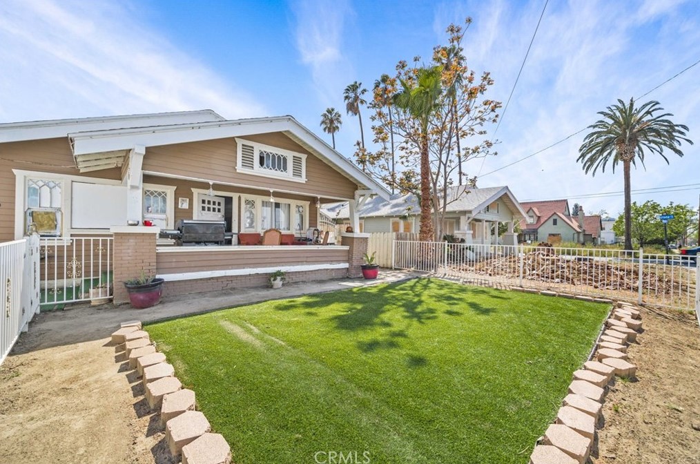 109 Kimball Ave, Hemet, CA 92543-4251