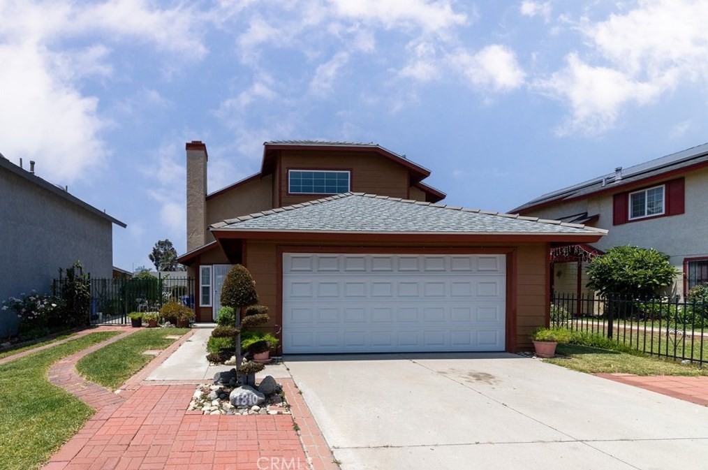 7810 Oleander Ave, Fontana, CA 92336-2583