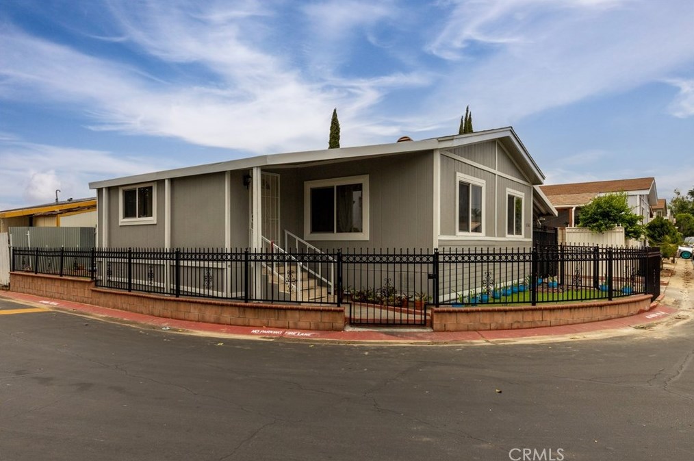 11362 Kingston Ln, Pomona, CA 91766-4657