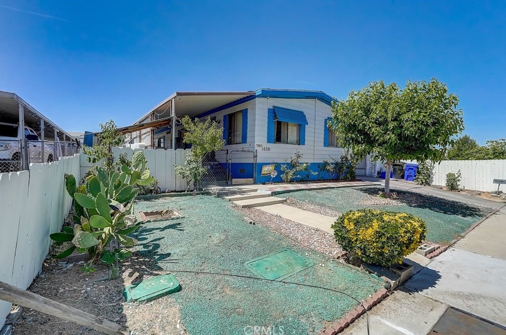 16391 Pebble Beach Dr, Victorville, CA 92395