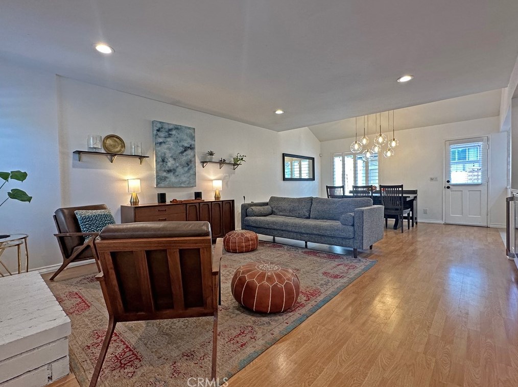 113 Castleton Dr, Claremont, CA 91711