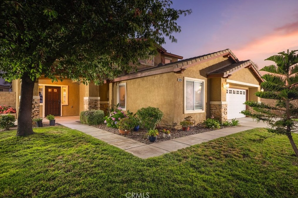 15263 Overlook Pl, Fontana, CA 92336-1009