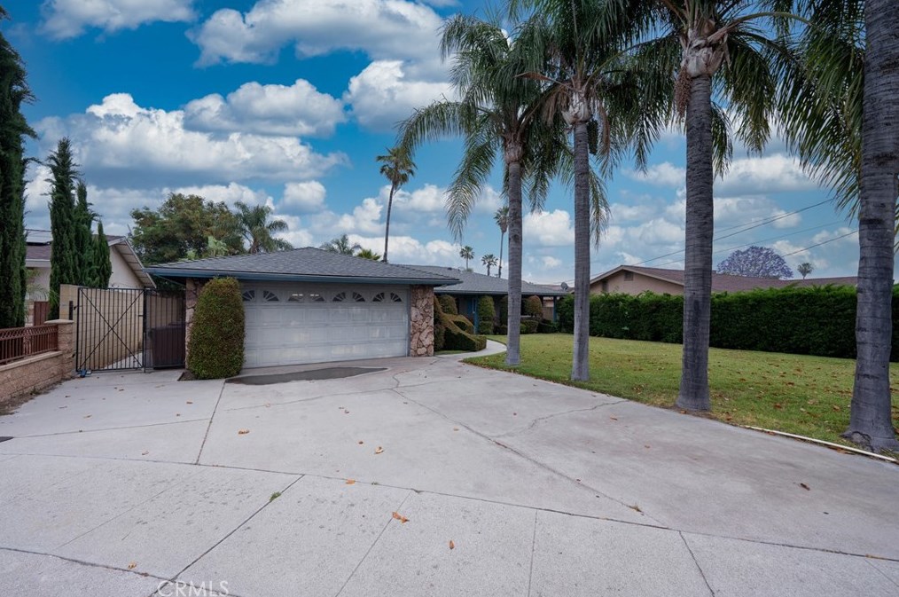 9357 Emerald Ave, Fontana, CA 92335-5819