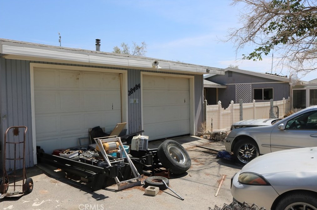 38484 Foothill Rd, Lucerne Valley, CA 92356