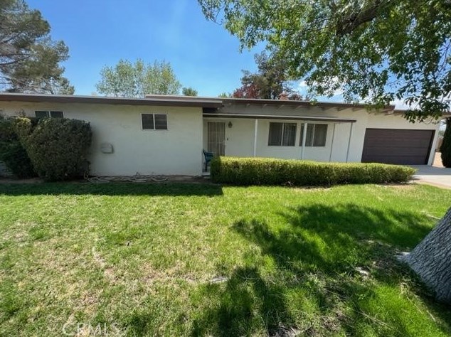 13092 Topsanna Rd, Apple Valley, CA 92308-6386
