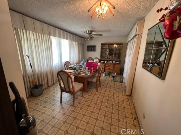 13092 Topsanna Rd, Apple Valley CA  92308-6386 exterior