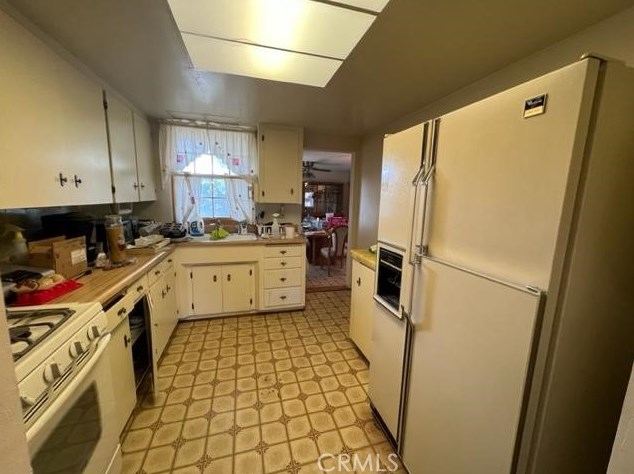 13092 Topsanna Rd, Apple Valley CA  92308-6386 exterior