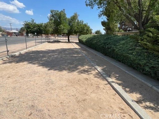 13092 Topsanna Rd, Apple Valley CA  92308-6386 exterior