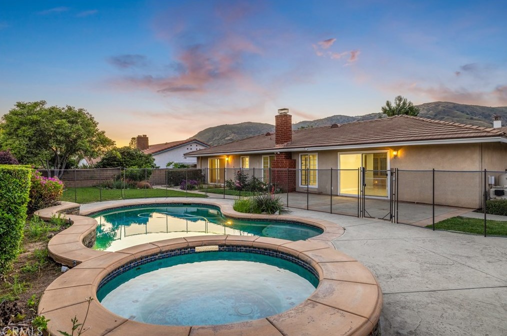 1360 Chestnut Rd, La Verne, CA 91750