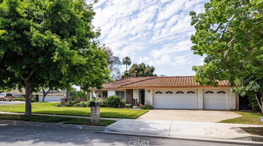 140 Smith Dr, Claremont, CA 91711
