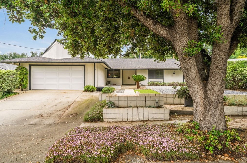 3921 Shelter Grove Dr, Claremont, CA 91711