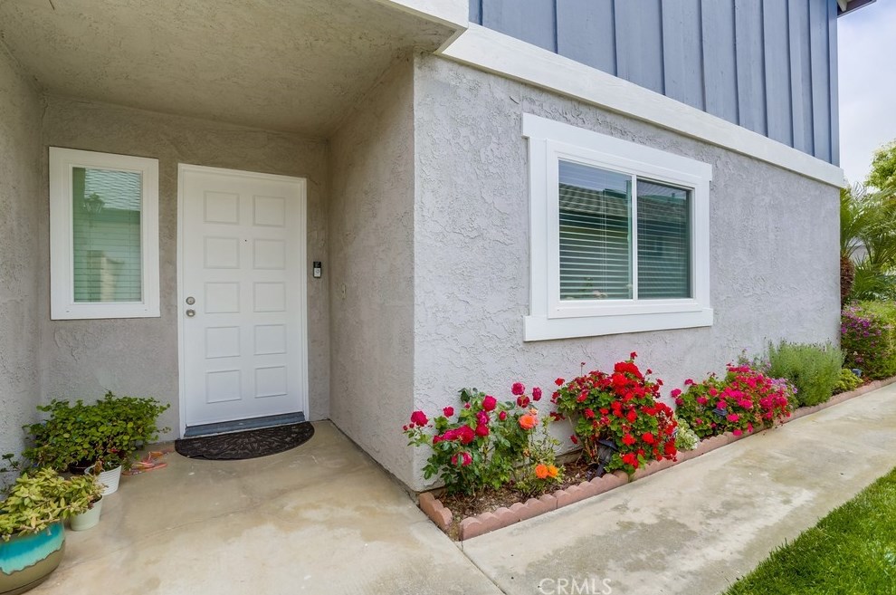 7841 Lori Dr, Huntington Beach CA  92648-1338 exterior