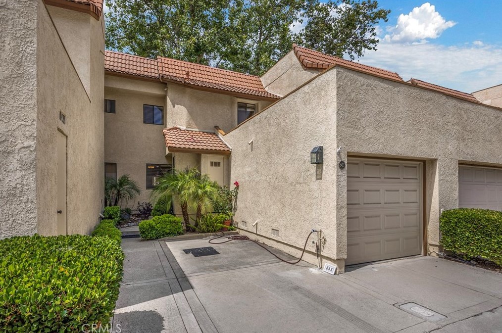 845 Lancaster Dr, Claremont, CA 91711-2990
