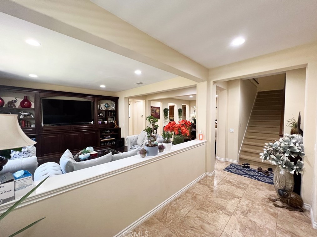 8236 Lost River Rd, Corona, CA 92880-3916
