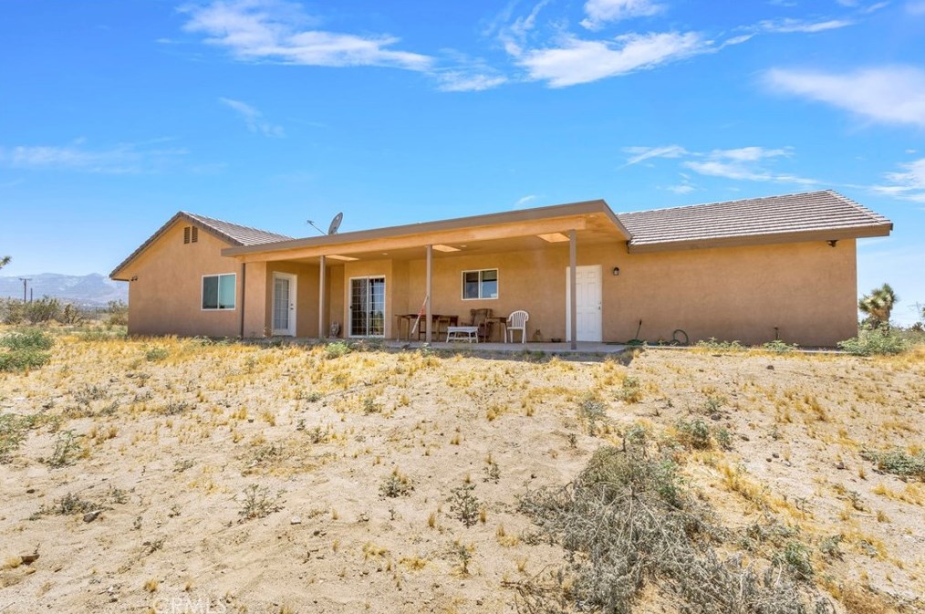 12023 Riggins Rd, Phelan CA  92371 exterior