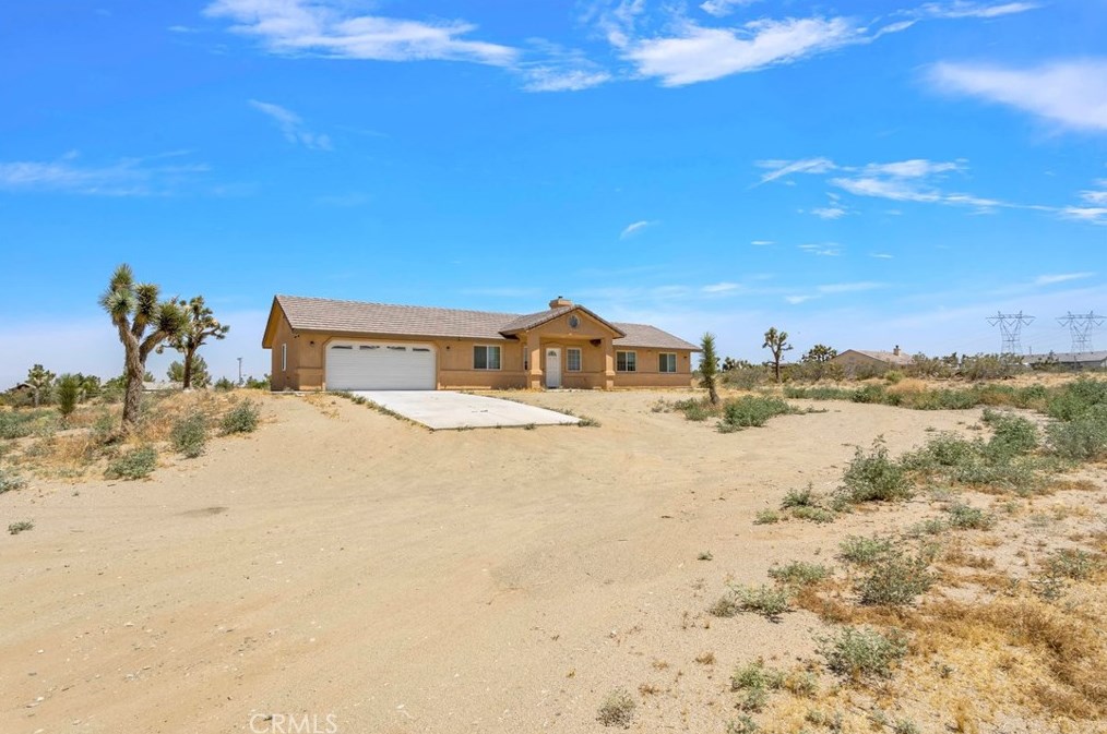 12023 Riggins Rd, Phelan, CA 92371